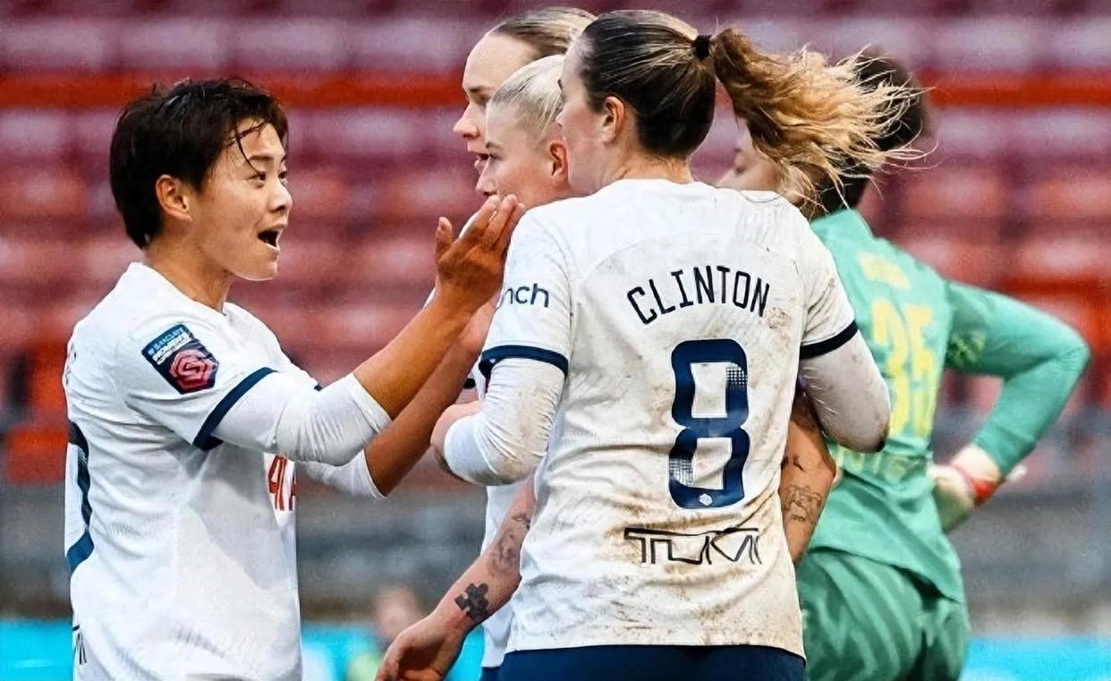 米乐体育官网-包含国际足坛女运动员在对抗中展现出色意识的词条